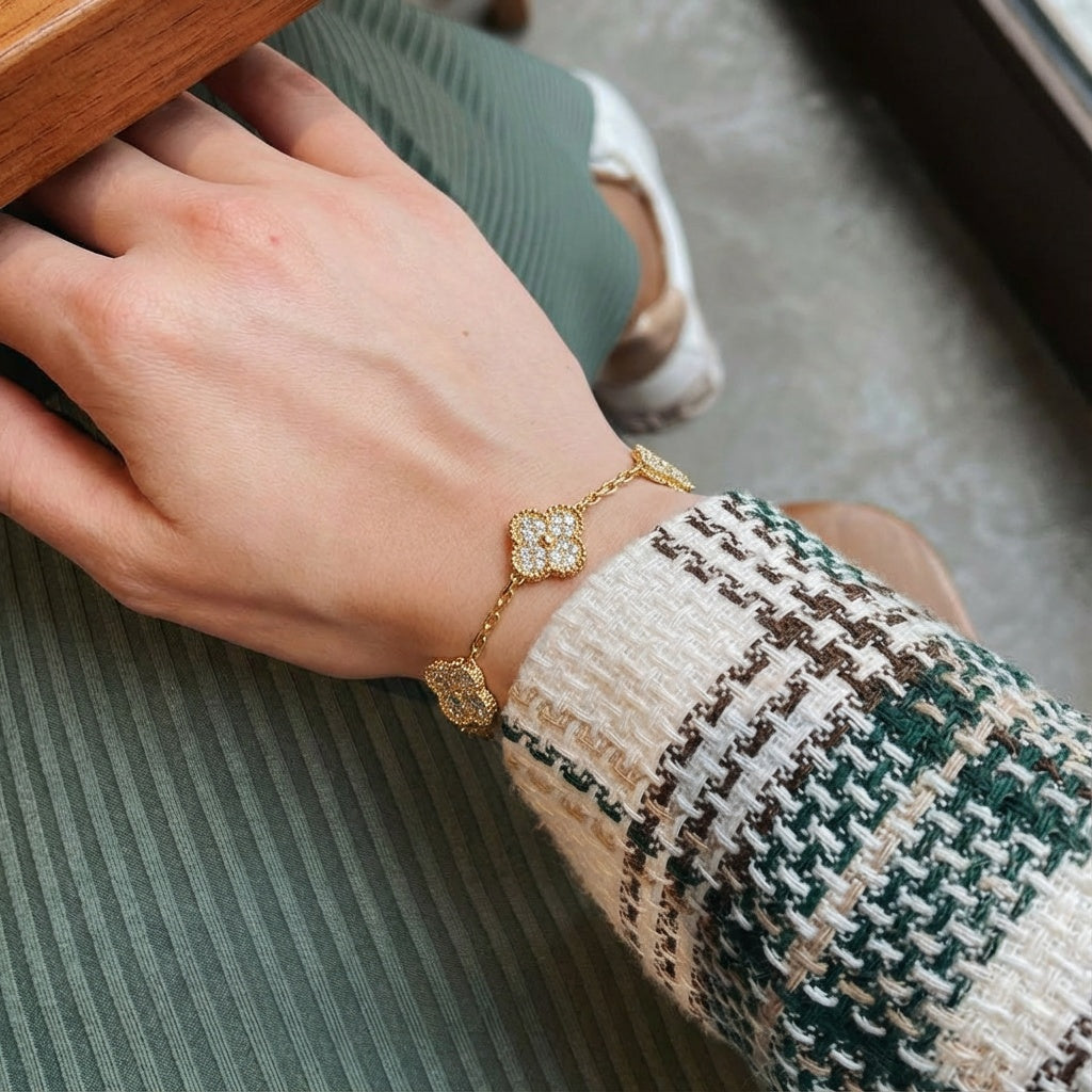 Four Leaf Clover In Gold Zirconia